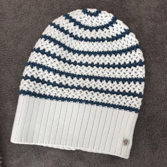 lululemon athletica Accessories - lululemon knit beanie